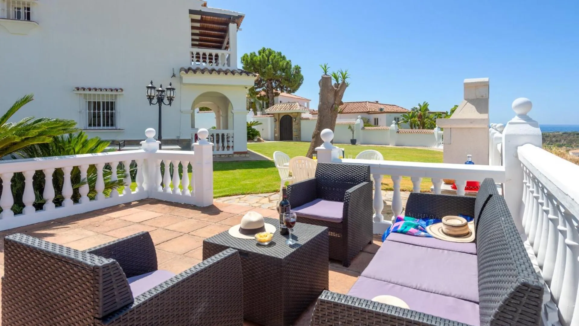 Villa Holivista Elegant 4-Bedroom Spanish Villa In Estepona Spain