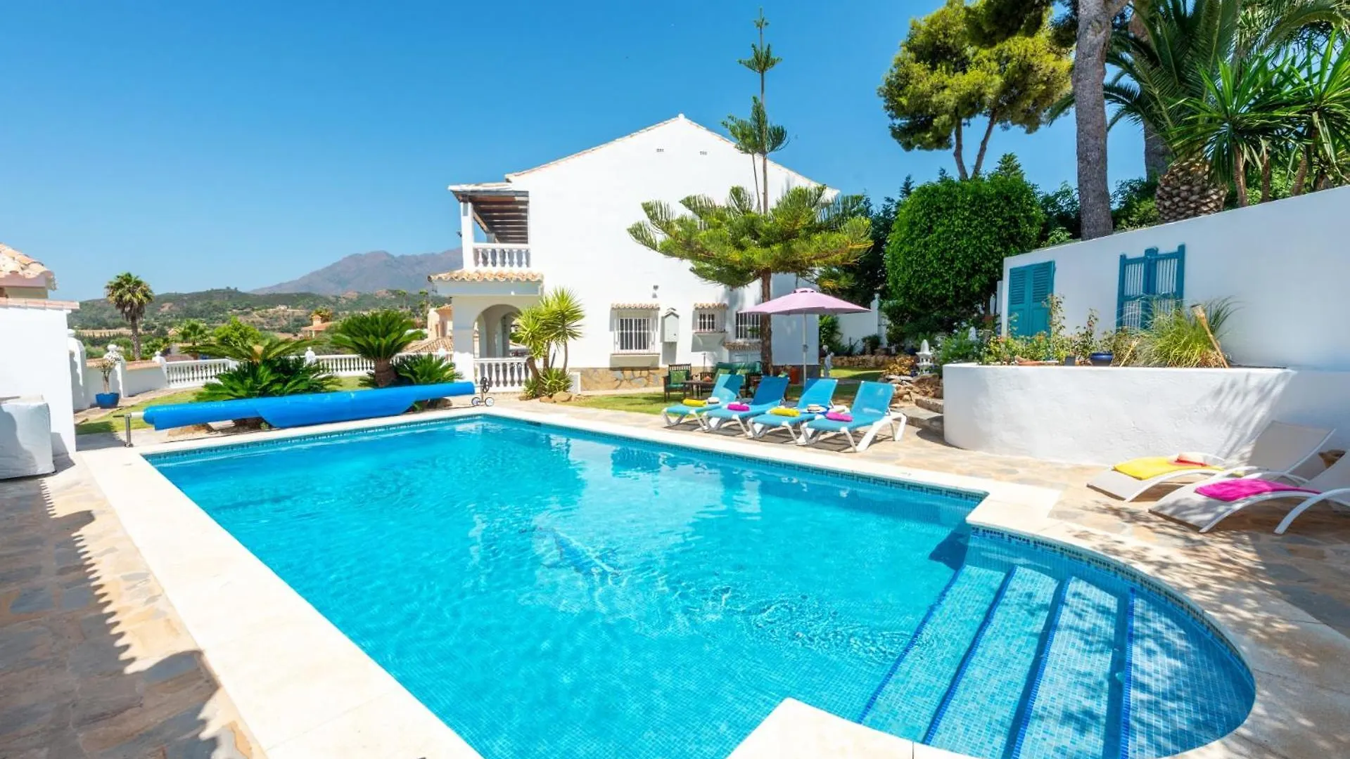 Villa Holivista Elegant 4-Bedroom Spanish Villa In Estepona