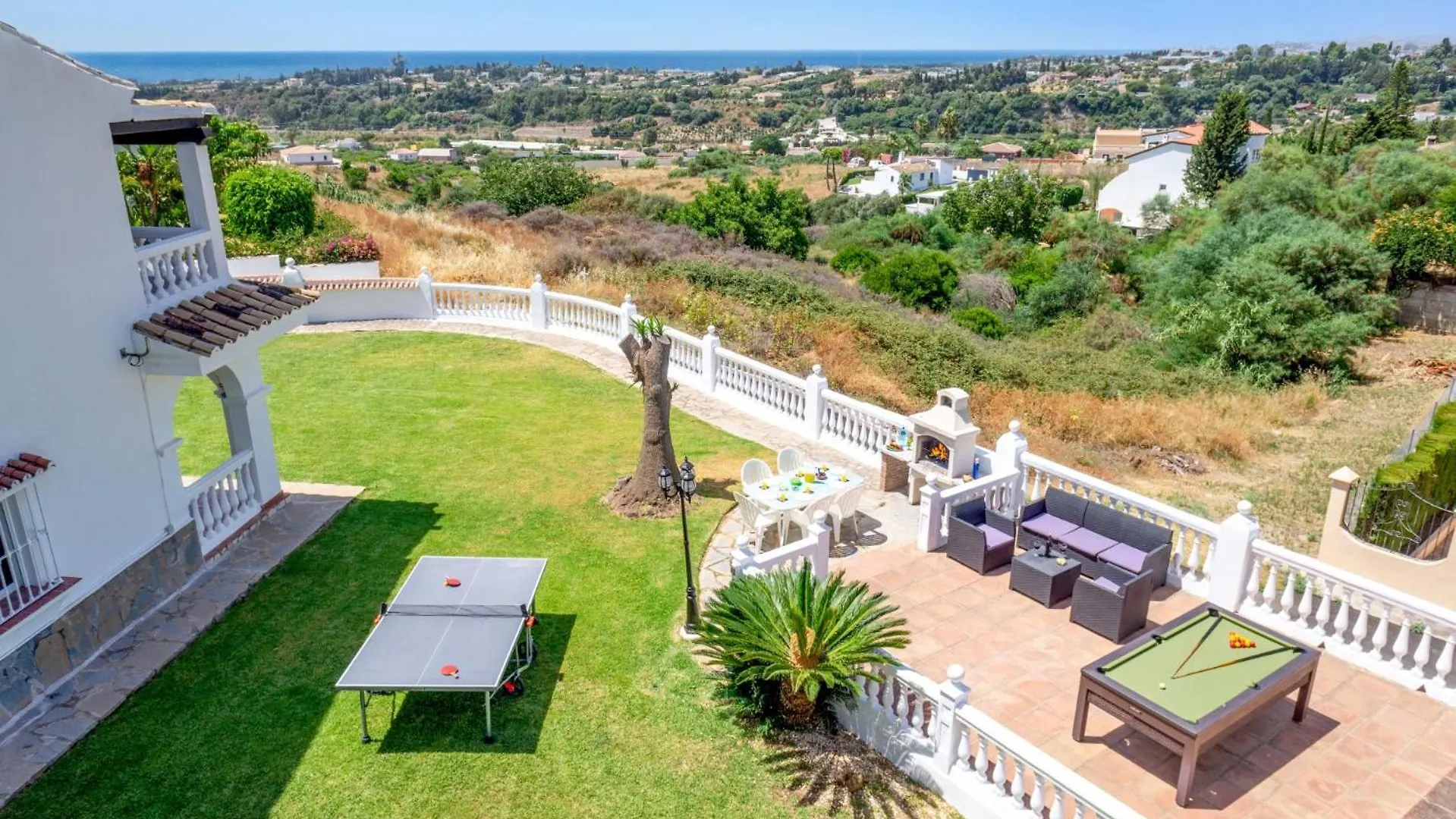 Villa Holivista Elegant 4-Bedroom Spanish Villa In Estepona