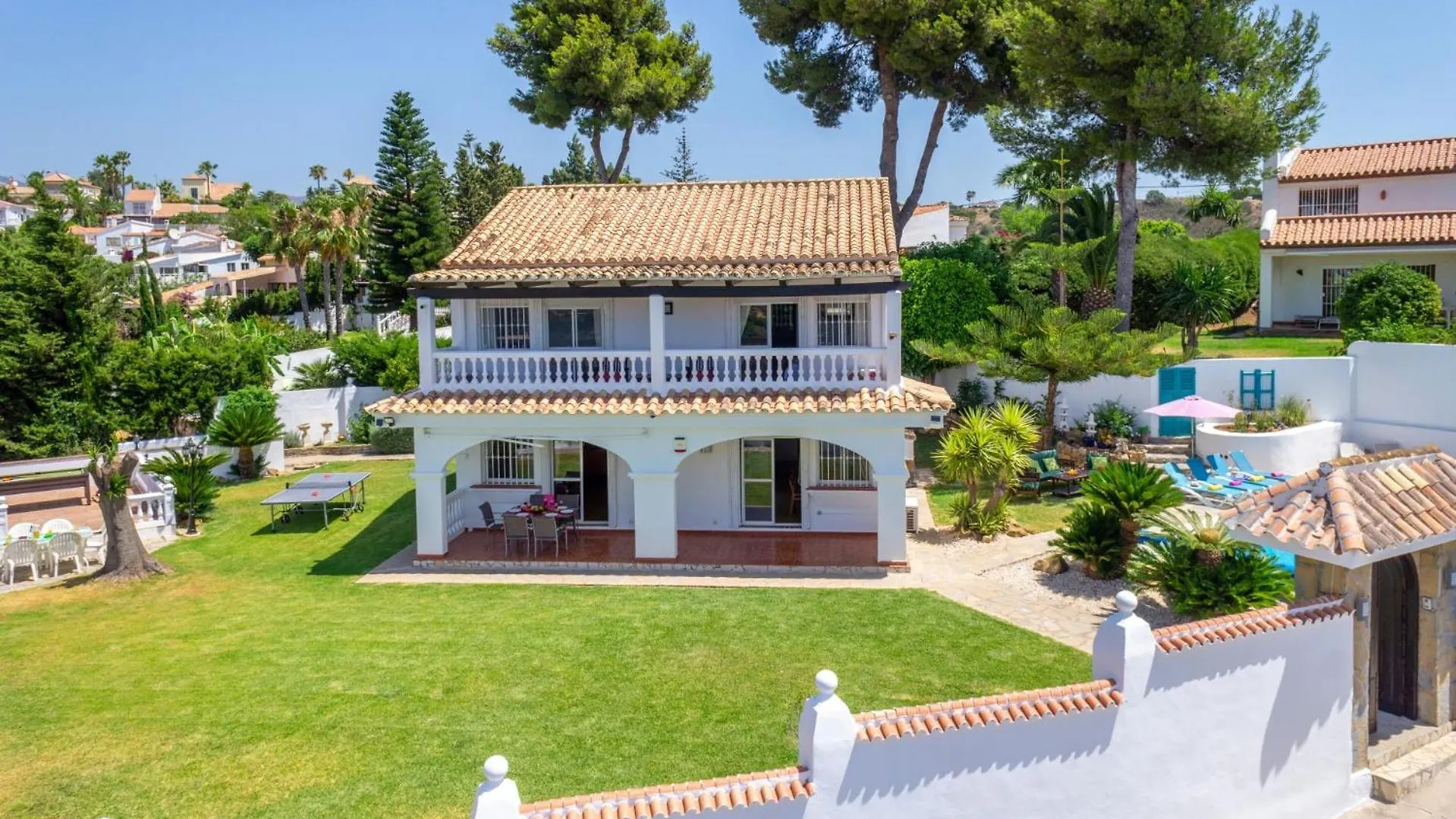 Villa Holivista Elegant 4-Bedroom Spanish Villa In Estepona