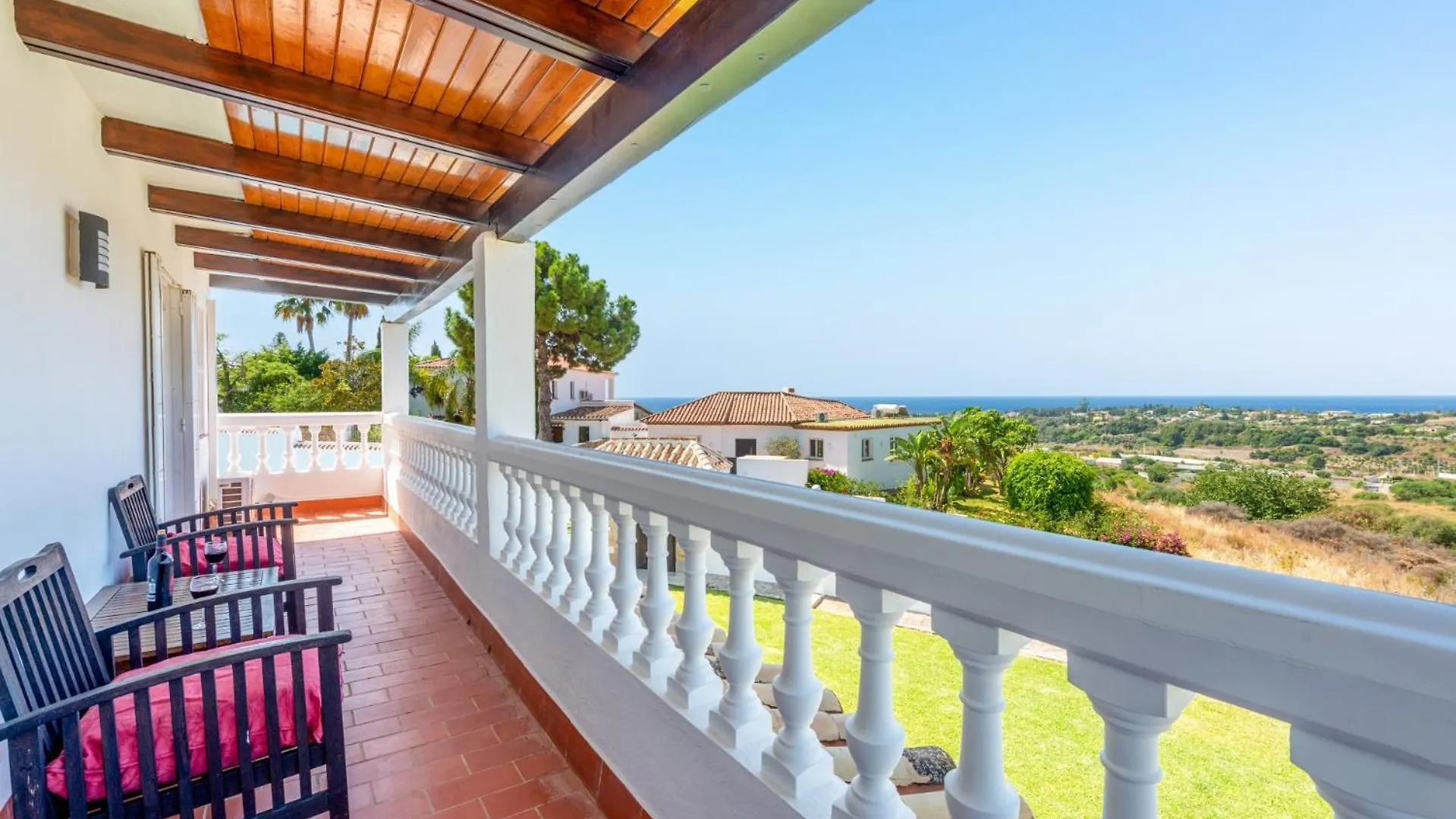 Villa Holivista Elegant 4-Bedroom Spanish Villa In Estepona