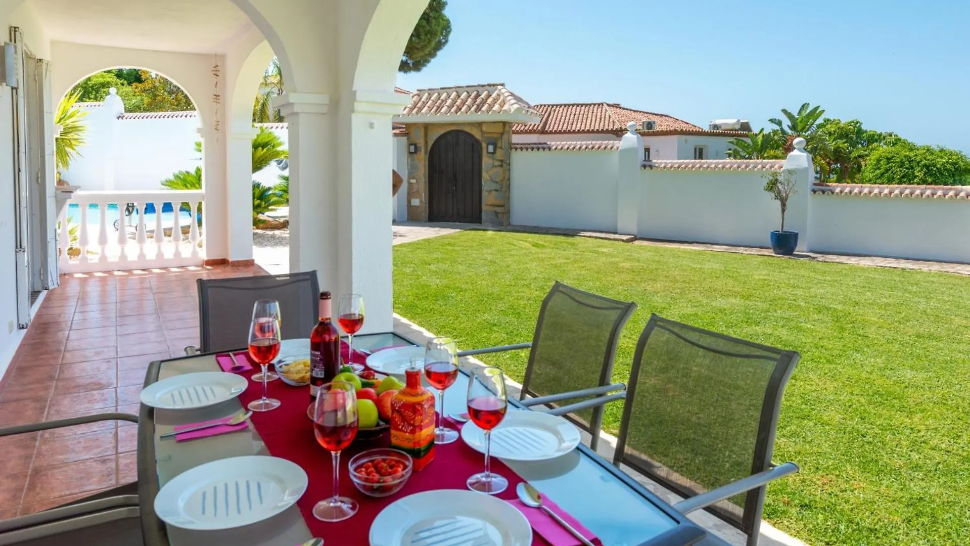 Villa Holivista Elegant 4-Bedroom Spanish Villa In Estepona
