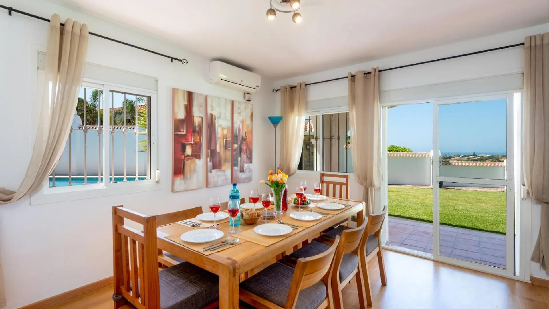 Villa Holivista Elegant 4-Bedroom Spanish Villa In Estepona Spain