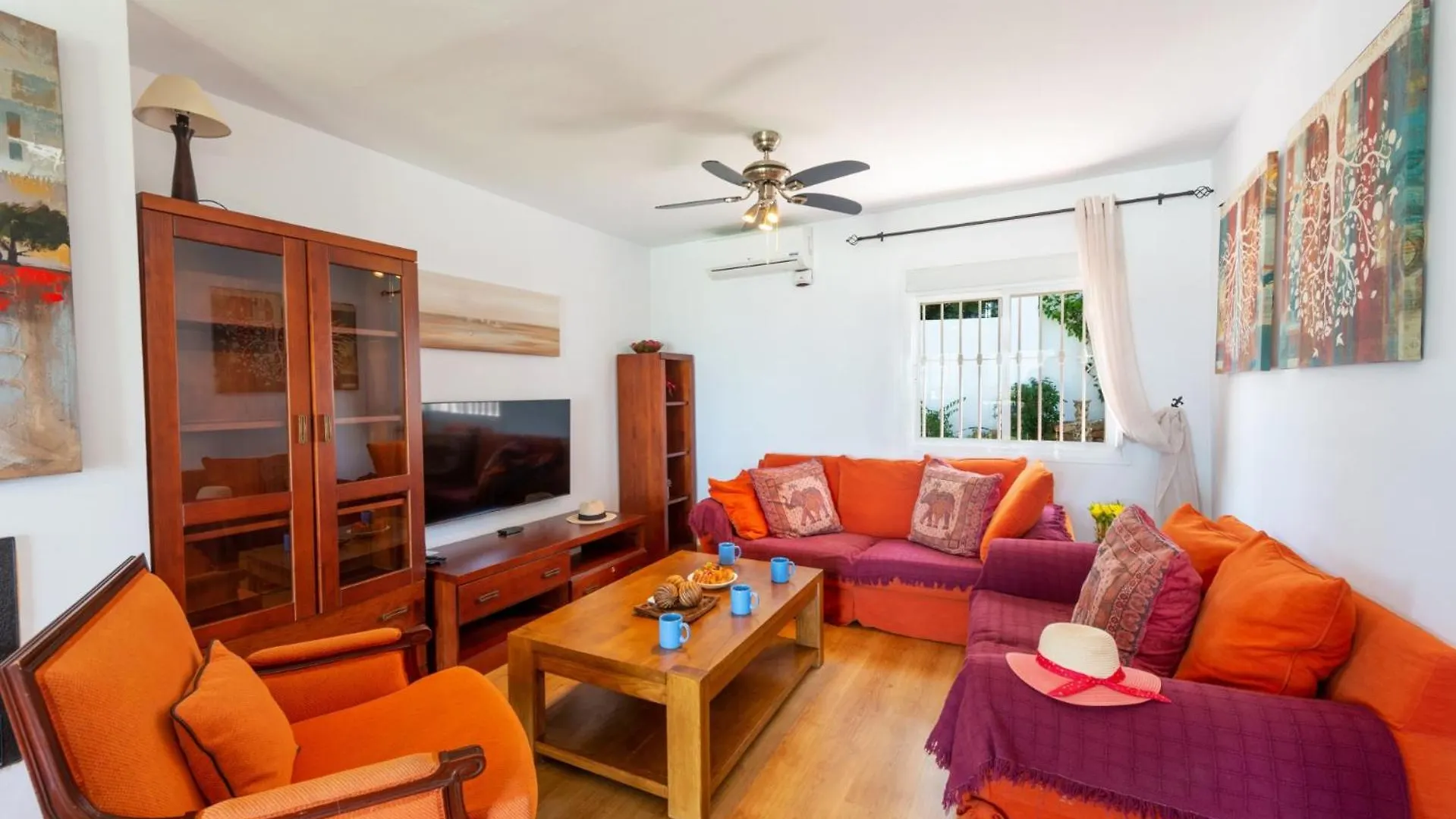 Villa Holivista Elegant 4-Bedroom Spanish Villa In Estepona 0*,