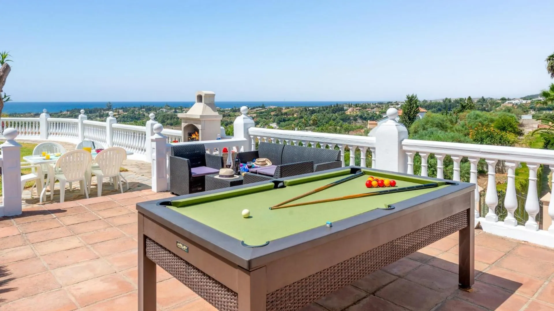 Villa Holivista Elegant 4-Bedroom Spanish Villa In Estepona